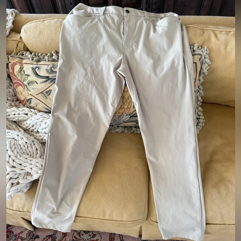 Lululemon Men’s ClassicFit. Five Pocket Pants. Khaki. Size 35. - Picture 2 of 3